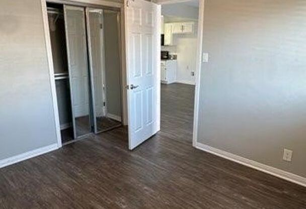 2 beds, 1 bath, 800 sqft, $2,400, Unit 318-03