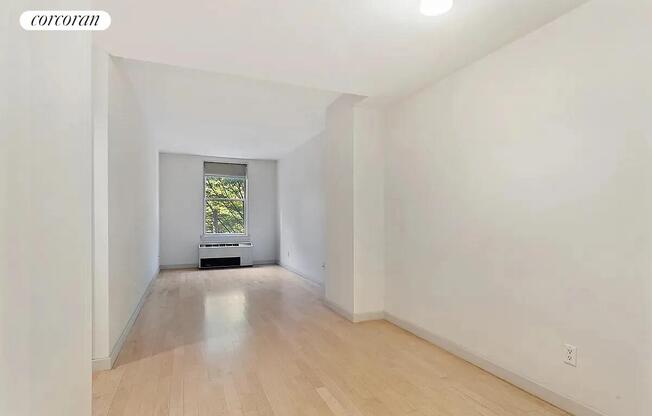 1 bed, 1 bath, $4,600, Unit 2J