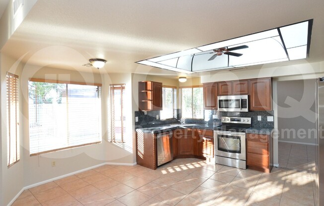 2125 E NANTUCKETT DR