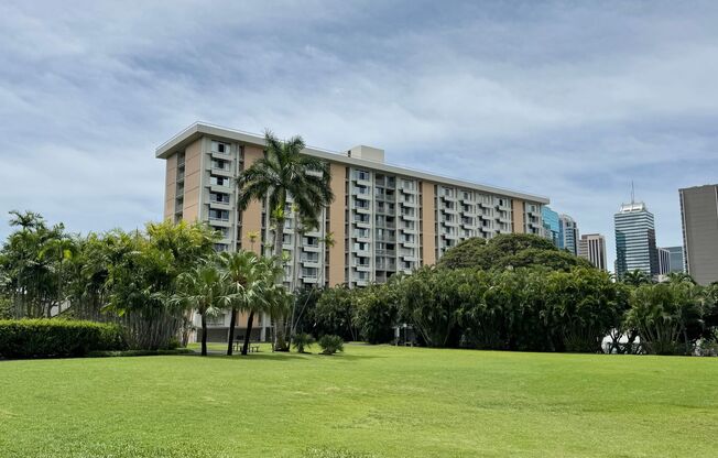 Queen Emma Gardens – Prince Tower | Studio | 1 Bath | 1 Assigned Parking