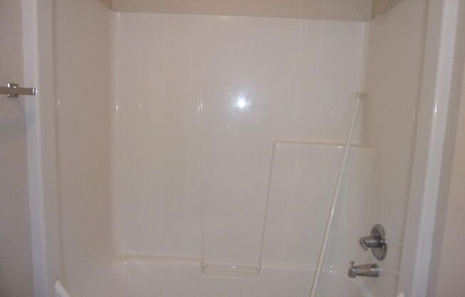 1 bed, 1 bath, 566 sqft, $1,277, Unit 137-316