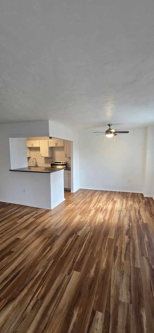 2 beds, 1.5 baths, 1,145 sqft, $1,300, Unit 55-6B5