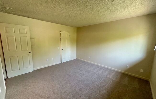 1 bed, 1 bath, 700 sqft, $1,555, Unit 36