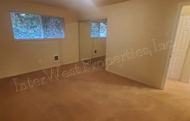 2 beds, 1 bath, 975 sqft, $1,495, Unit 009