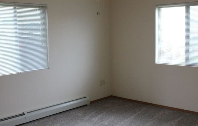 2 beds, 1 bath, 1,050 sqft, $1,149.99, Unit 154-01