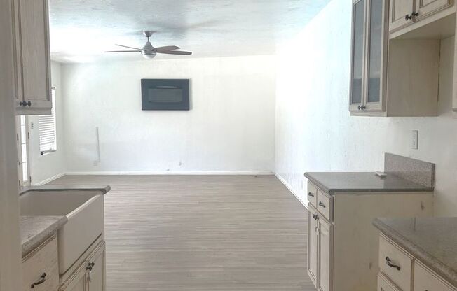 Downey Ave. 12712