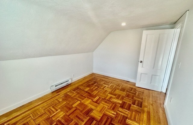 3 beds, 1 bath, $4,200, Unit 1