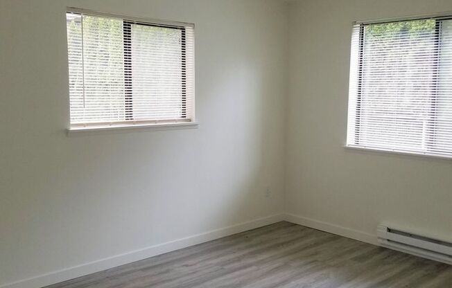 2 beds, 1 bath, 810 sqft, $2,075, Unit E105