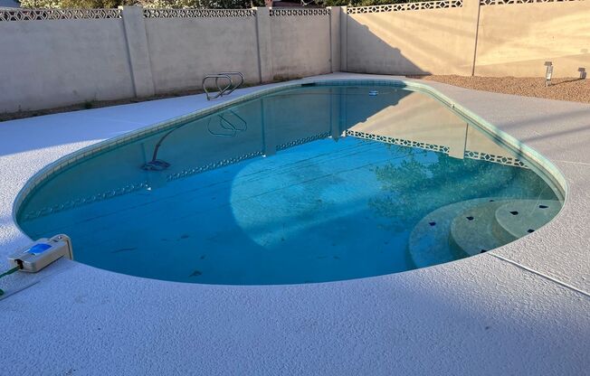 4 BRM 2 BA IN BEAUTIFUL TEMPE, WITH POOL 1 MILE FROM ASU