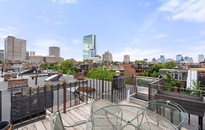 152 W CANTON ST