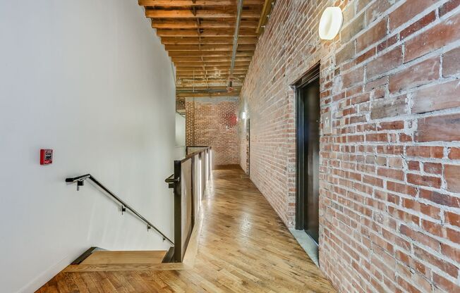 1 bed, 1 bath, 624 sqft, $950, Unit Loft K