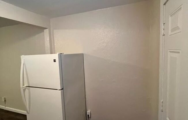 Studio, 1 bath, $1,400, Unit Unit 13