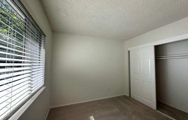 3 beds, 1.5 baths, 1,025 sqft, $2,275, Unit 490004