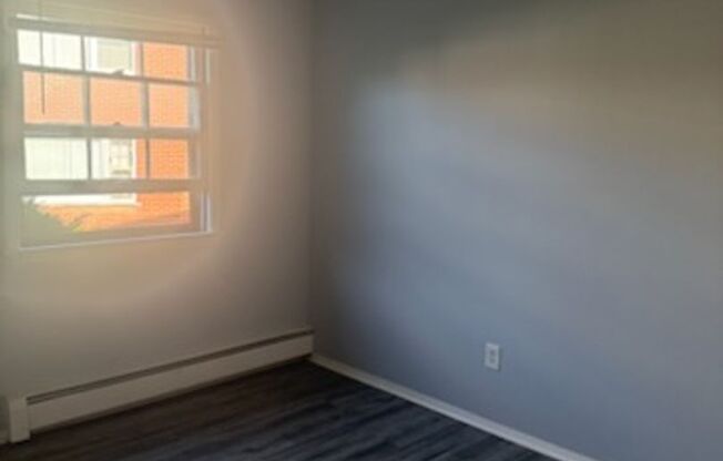 1 bed, 1 bath, 570 sqft, $1,200, Unit 46HS-13