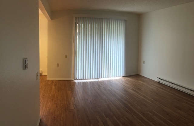 1 bed, 1 bath, 780 sqft, $1,489, Unit D105 H/C