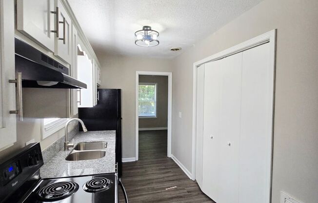 1 bed, 1 bath, 593 sqft, $1,079, Unit 091