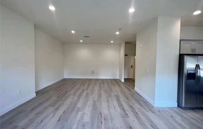 Studio, 1 bath, 713 sqft, $1,995, Unit 609