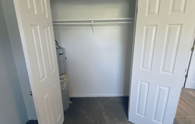 2 beds, 1 bath, 768 sqft, $895, Unit 3620-D