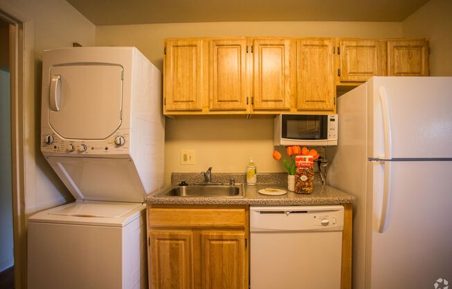 2 beds, 1 bath, 1,000 sqft, $2,215, Unit 1906HR-102