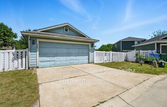 508 CRATER LK DR