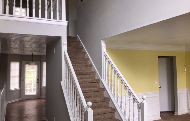 **PRICE IMPROVEMENT** 121 Meadow Creek Ct: Total electric 4BD, 2.5BA,  2-story home on sloping lot in Henry County. Available NOW!