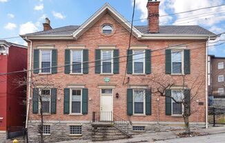 37 W. Hollister St