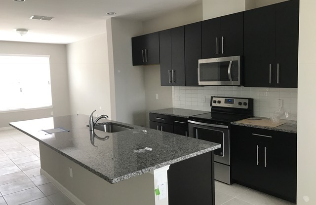 3 bedroom and 2 bathrooms townhome