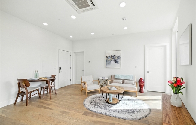 1 bed, 1 bath, 452 sqft, $2,720, Unit 305