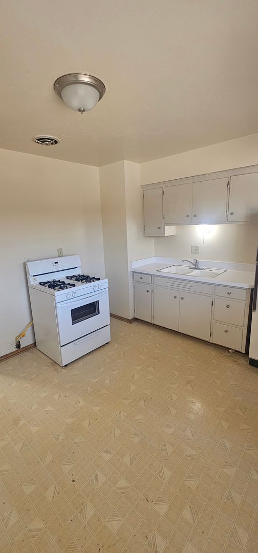 5465 N. 83rd St.