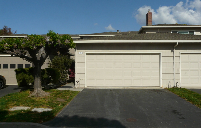 Serene 3 Bedroom, 2 Bath Townhouse in Mountain View