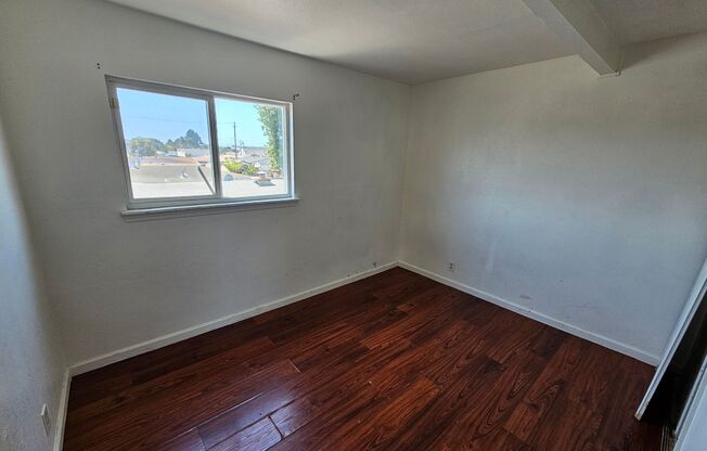 2 beds, 1 bath, $1,995