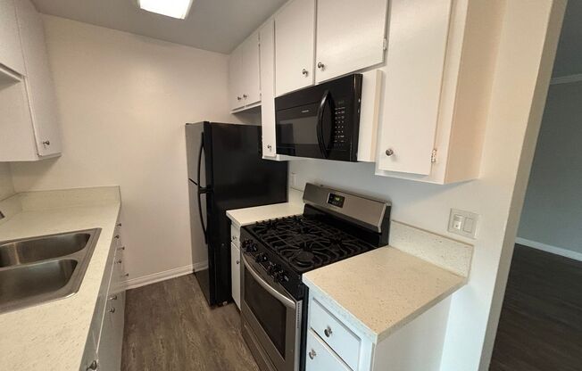 1 bed, 1 bath, 625 sqft, $1,995, Unit 37