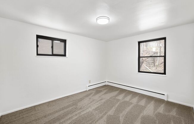 2 beds, 1 bath, 850 sqft, $949, Unit 10615 Lindberg Ave. C2 - Apt. 2