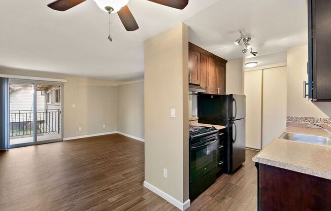 2720 14 AVE S