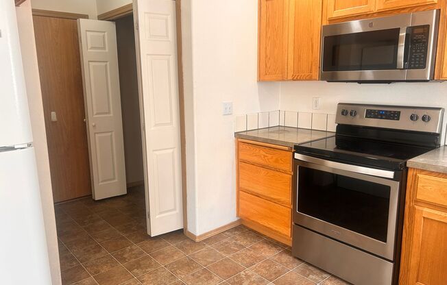 Charming Battle Ground Two-Story Home with Fenced Backyard!