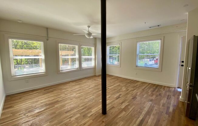 1 bed, 1 bath, 560 sqft, $1,610, Unit 010