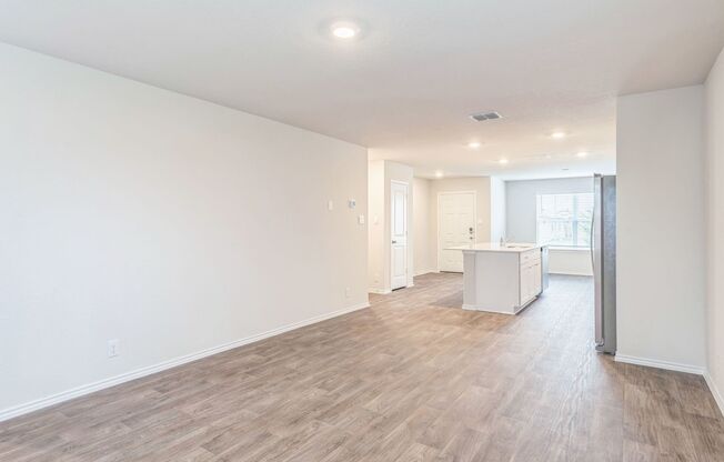 Spacious 5-Bedroom Home for Rent in Riverstone at Westpointe! **2 Weeks Free!!**