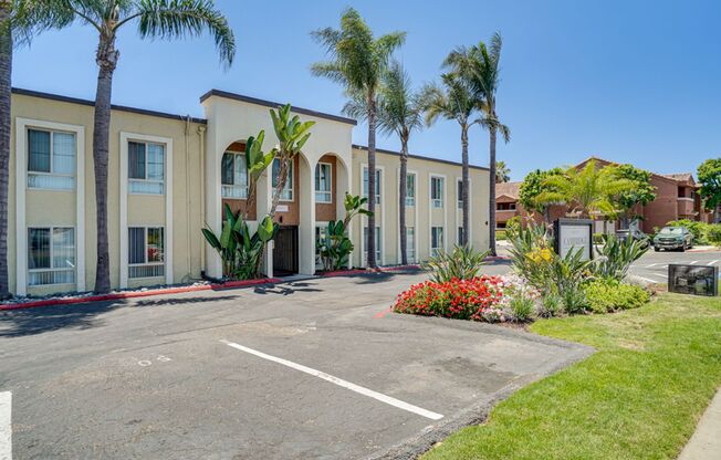 Cambridge Apartments | Suburban Comfort with City Connections!