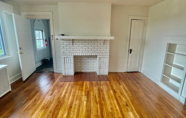 2357 Brownsville Road (Full Service)