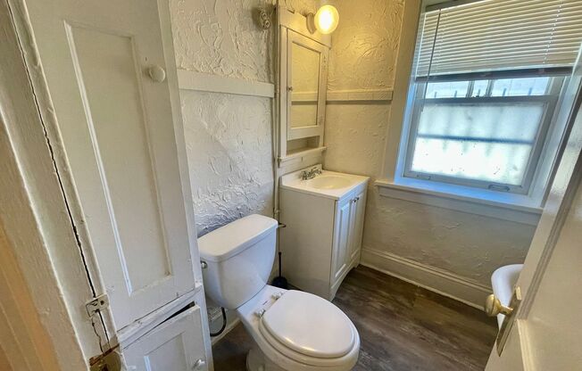 Studio, 1 bath, $850, Unit 2