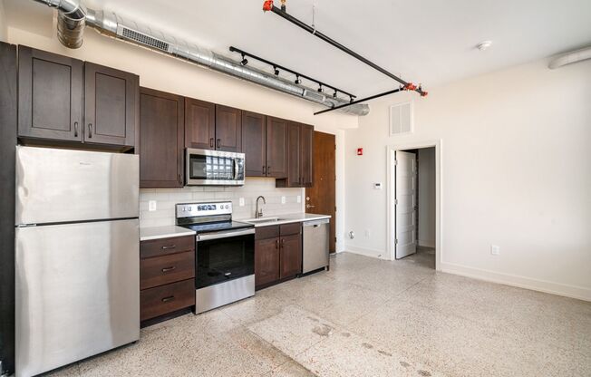 1 bed, 1 bath, $1,200, Unit 875 Michigan Ave Apt. 304