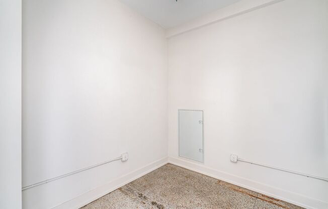 1 bed, 1 bath, $1,000, Unit 875 Michigan Ave Apt. 204