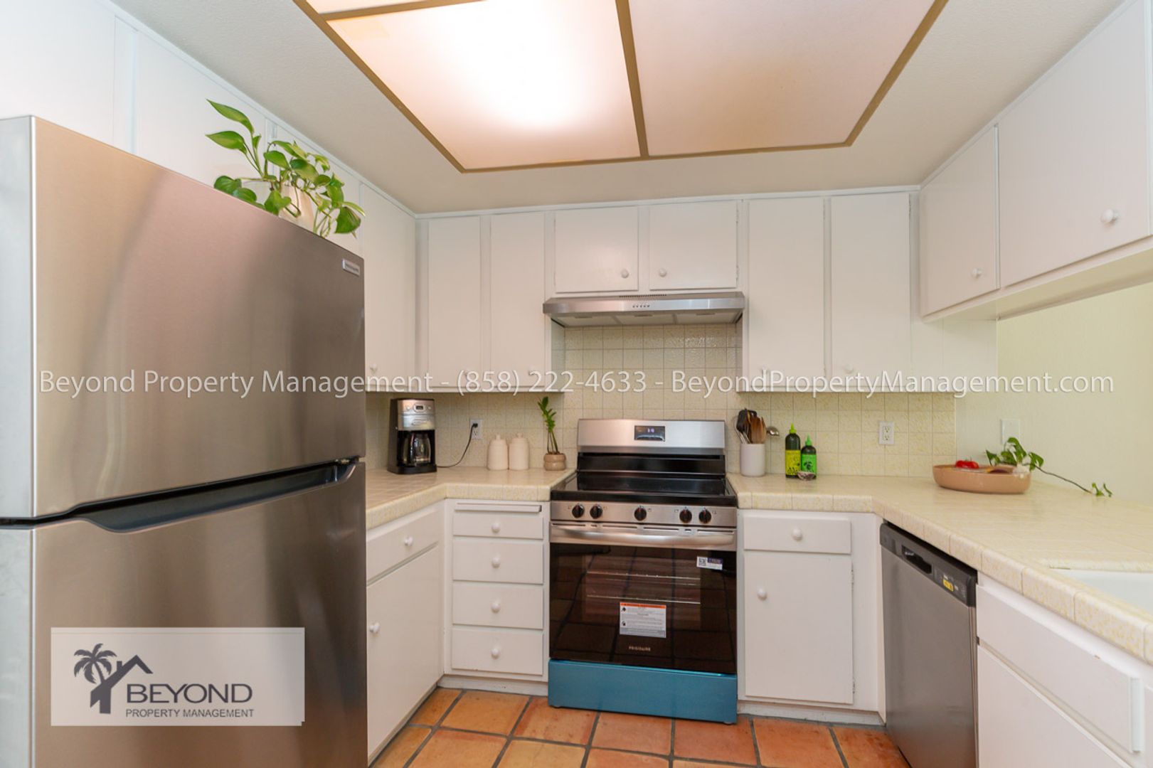 COASTAL CARSLBAD 2BR/2BA CONDO  –PET FRIENDLY  - VAULTED CEILINGS