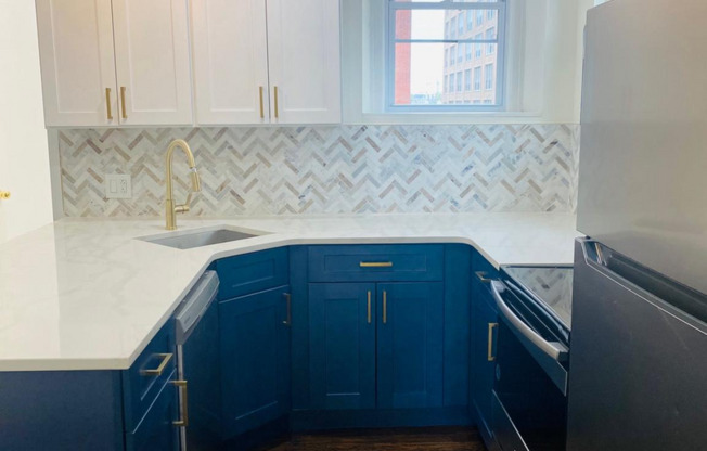 NEWLY RENOVATED 2BD/1BA IN THE HEART OF FAIRMOUNT