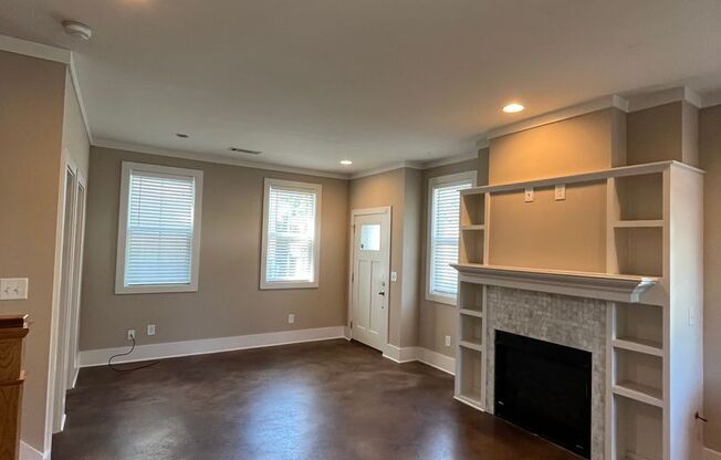 2 Bedroom/ 1.5 Bath Home in North Nashville, Minutes to Downtown/Germantown, Walk to Meharry Medical