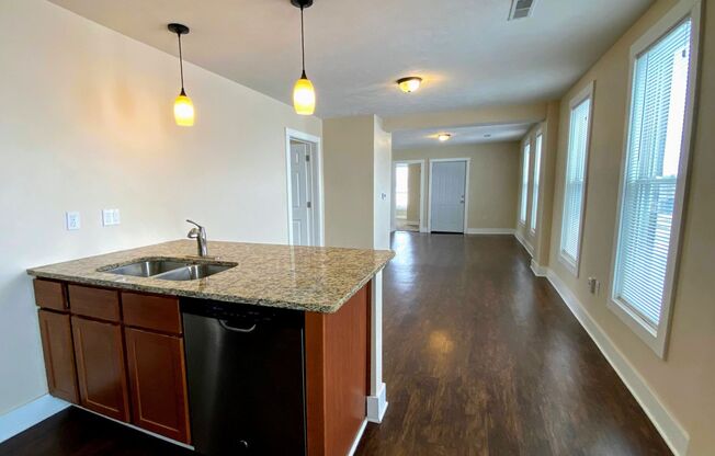 1224 Plainfield NE