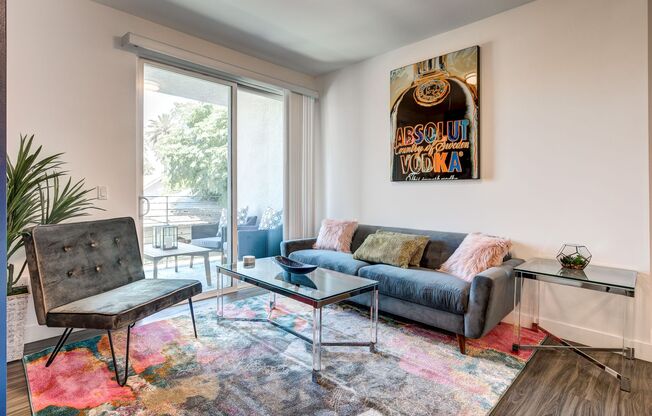 2 beds, 2 baths, 971 sqft, $2,900, Unit 204