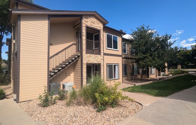 SUPER NICE 2-BDRM, 2-BATH MAIN LEVEL CONDO + GARAGE IN DESIRABLE LITTLETON AREA! IMMEDIATE OCCUPANCY!