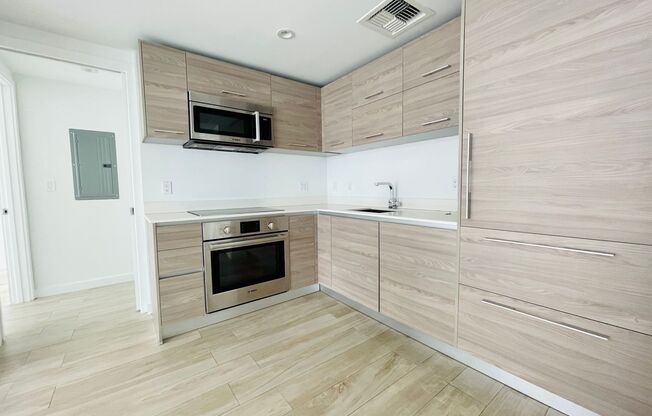 1 bed, 1 bath, $3,450, Unit Unit #4107