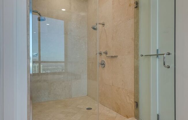 3 beds, 5 baths, $18,975, Unit # 4305